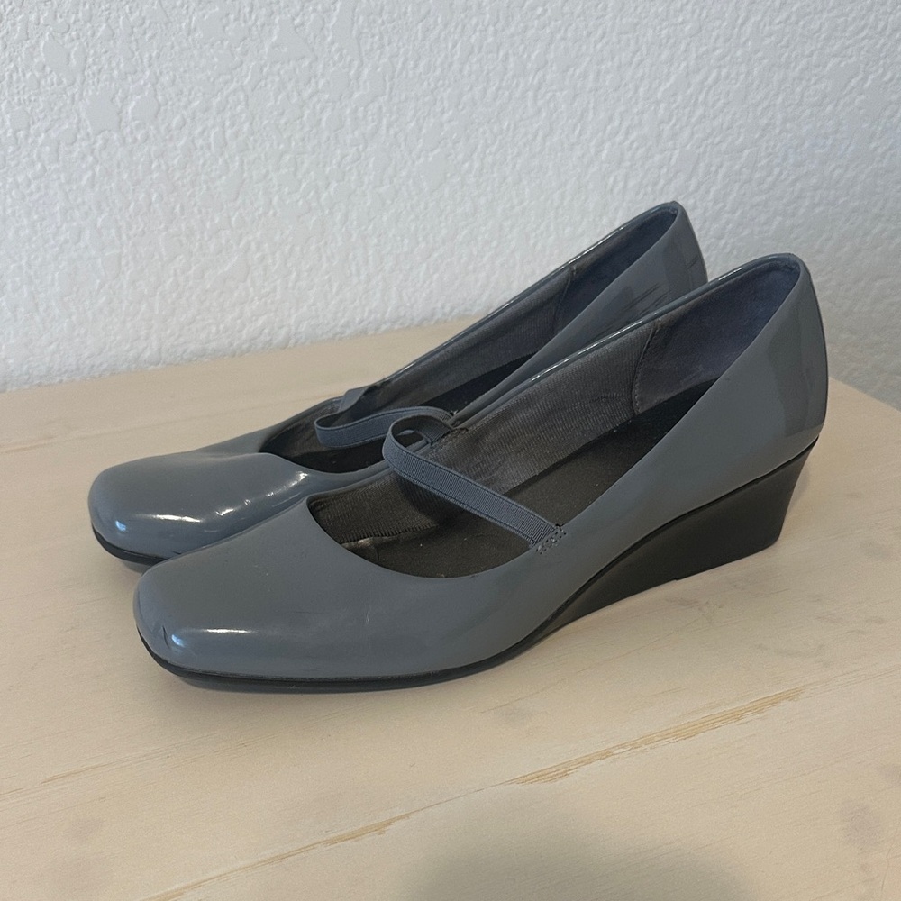 Life Stride Gray Patent Wedge Shoes